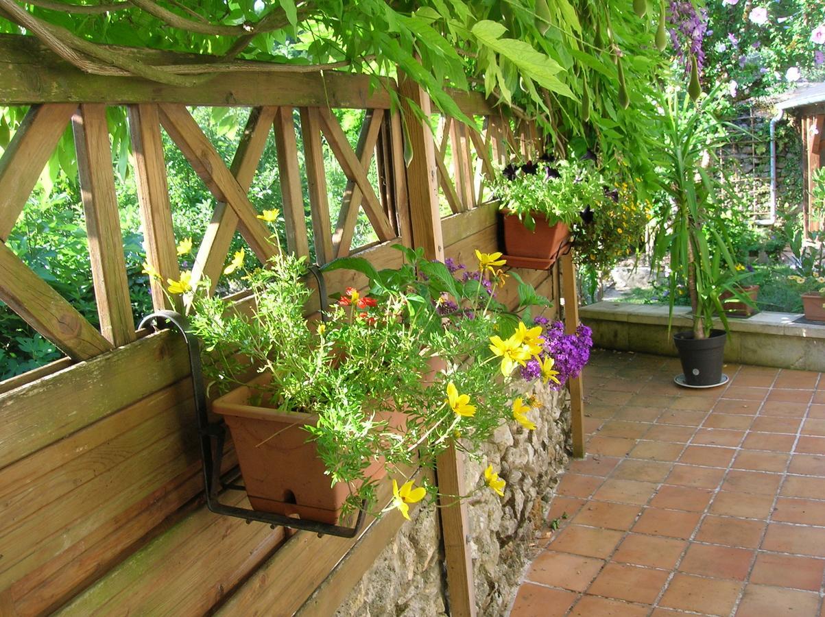 Le Petit Jardin Yoyo Hotell Monts Eksteriør bilde