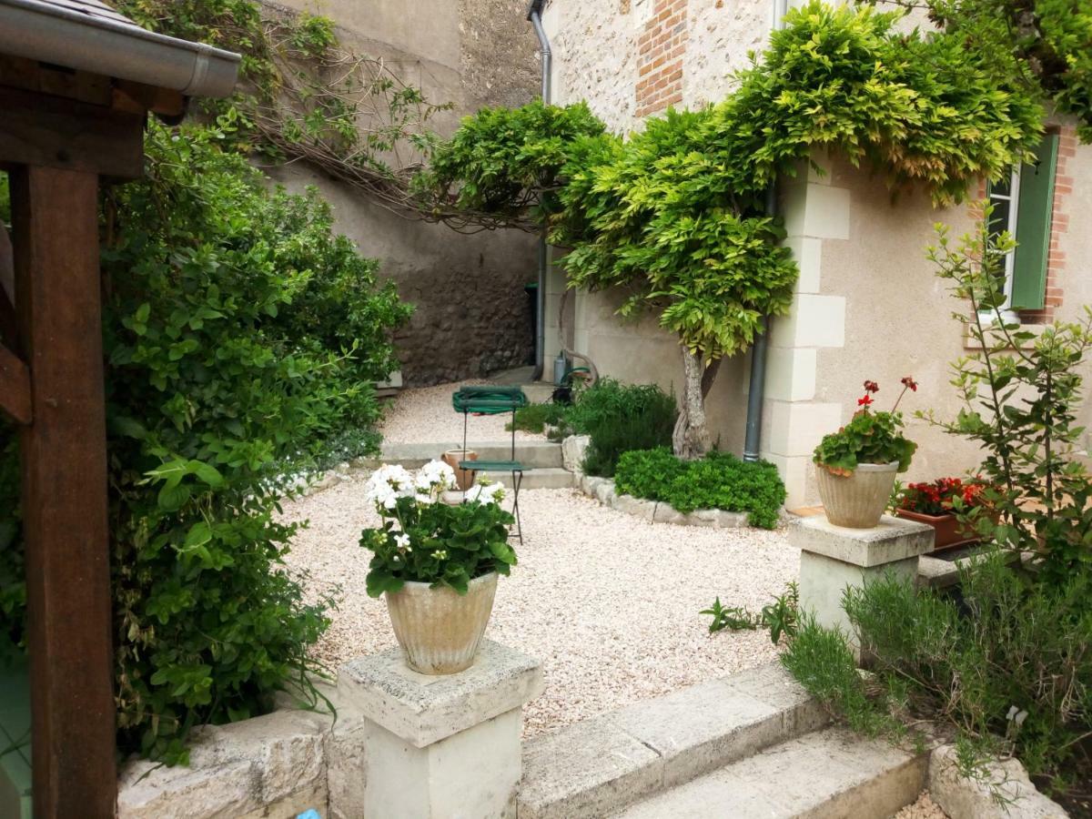 Le Petit Jardin Yoyo Hotell Monts Eksteriør bilde